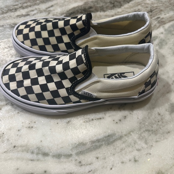 Vans l Checkered Slip-On Shoes - Picture 3 of 7